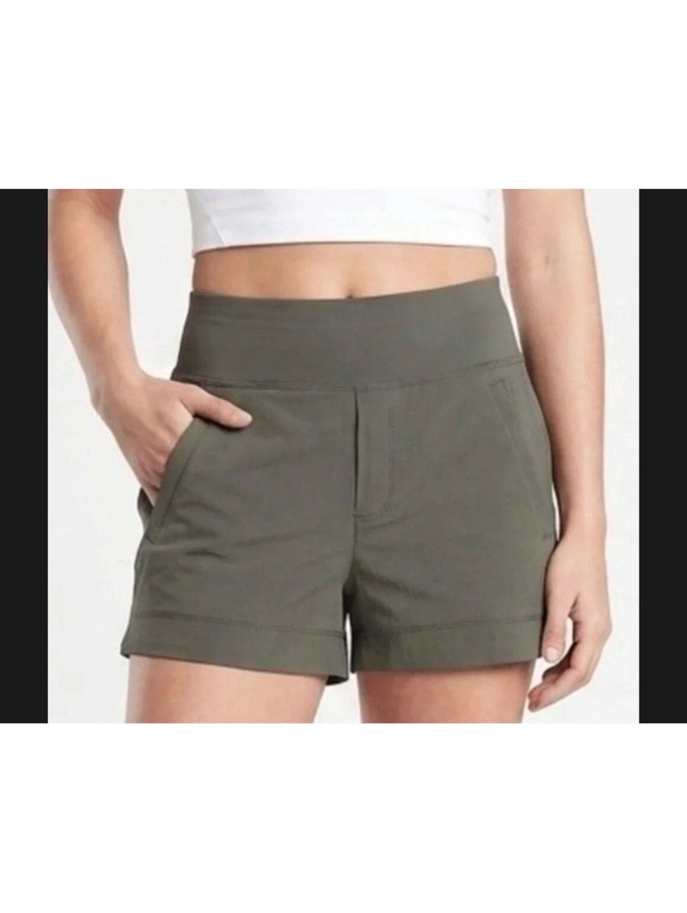 Athleta Trekkie North Mid Rise 3.5" Short in Olive Green Sz 8